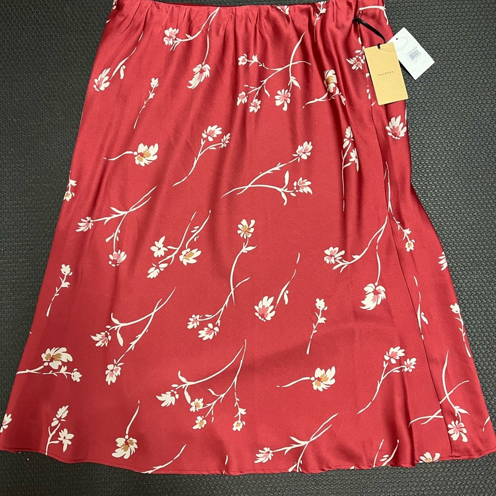 Halogen Red Floral Satin Midi Skirt